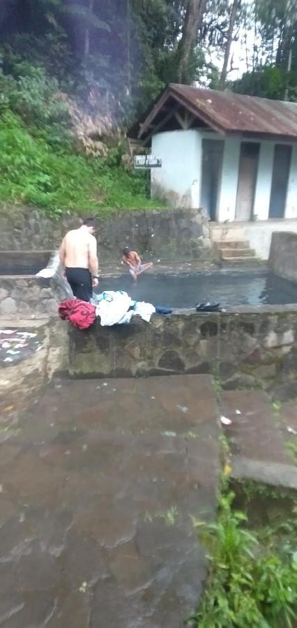 Hidayah Homestay Kelimutu Esterno foto