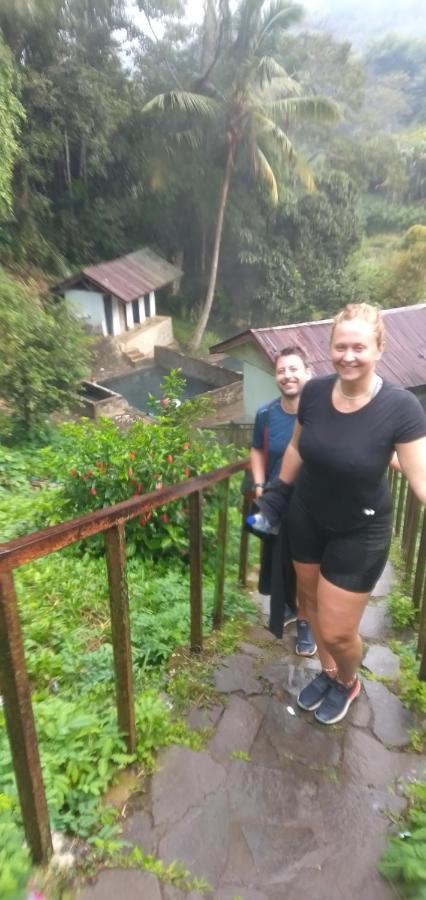 Hidayah Homestay Kelimutu Esterno foto