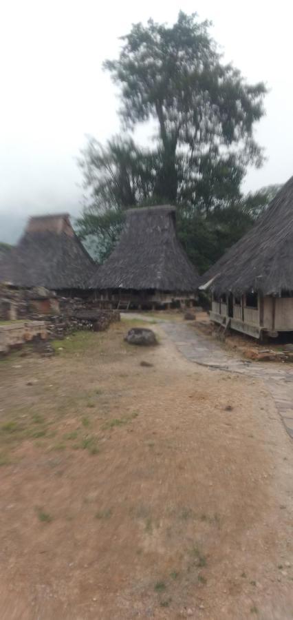 Hidayah Homestay Kelimutu Esterno foto
